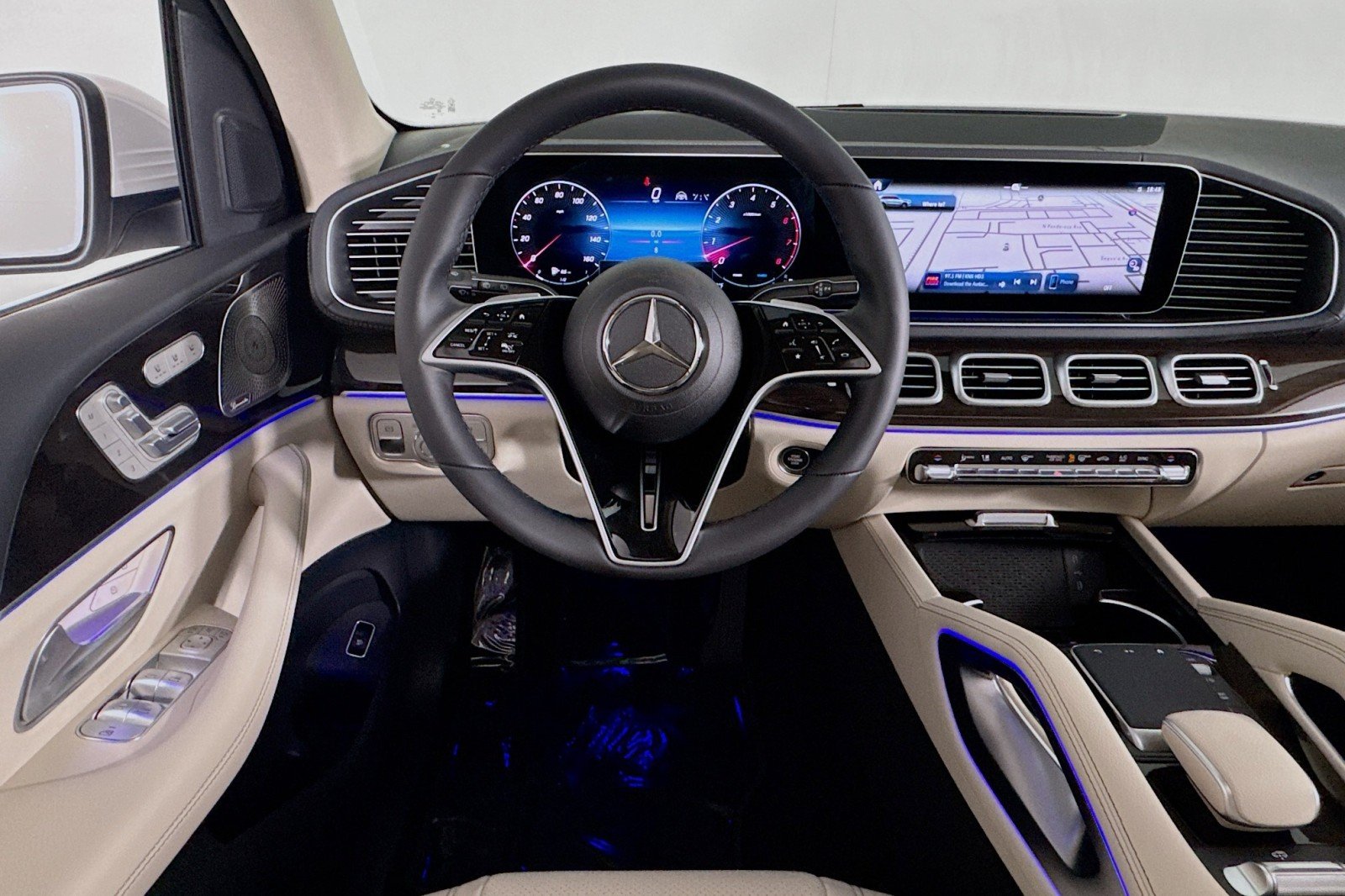 New 2026 Polar White Mercedes-Benz GLS 450 4MATIC® SUV image 4