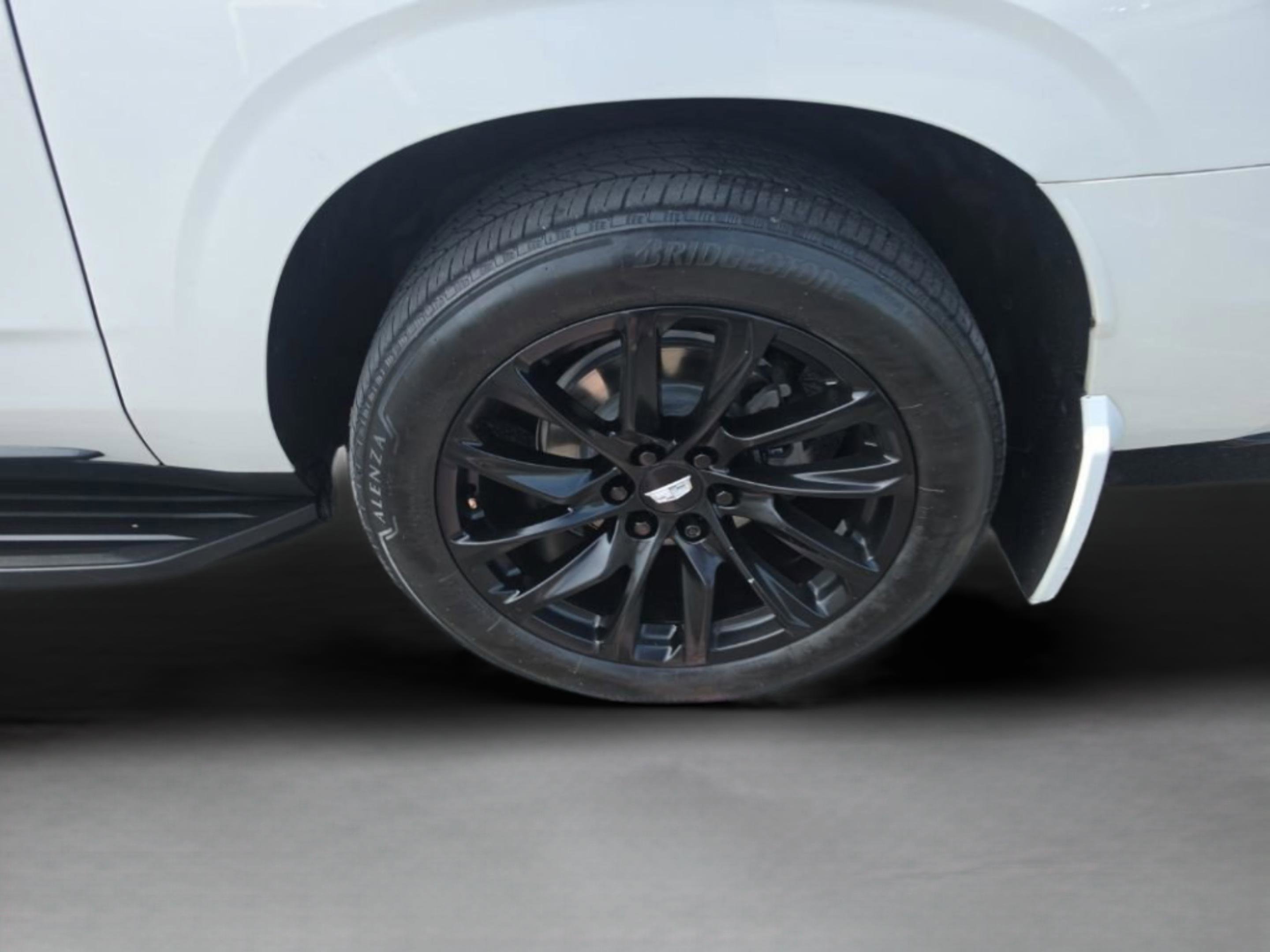 Used 2021 CRYSTAL WHITE TRICOAT Cadillac Sport Platinum image 12