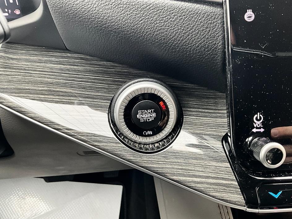 2022 Jeep Wagoneer Series III - Photo 18