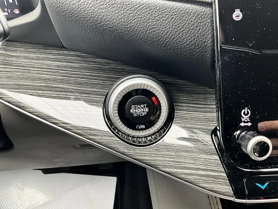 2022 Jeep Wagoneer Series III - Photo 18