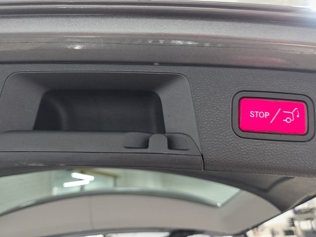 Used 2012 Gray Mercedes-Benz GLK 350 image 32