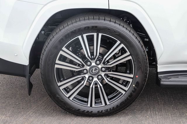 New 2026 Eminent White Pearl Lexus LX 700h LUXURY image 9