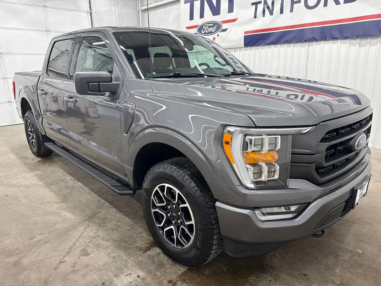 Used 2022 Gray Metallic Ford XLT image 2