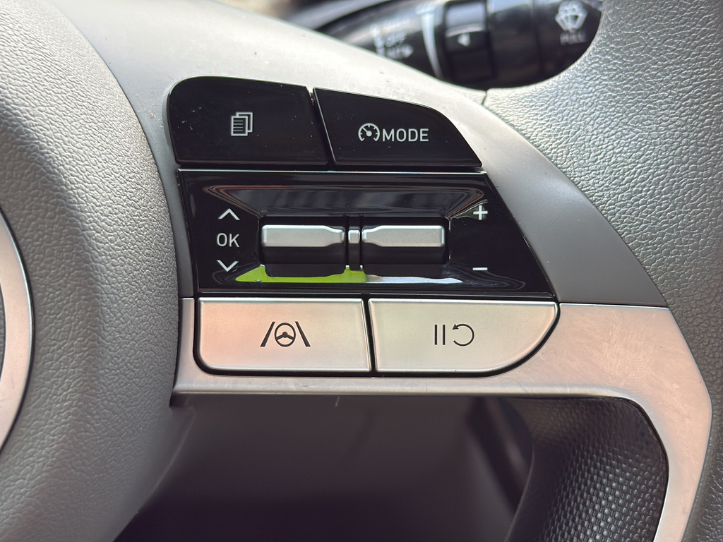 Used 2023 Silver Hyundai SEL image 15