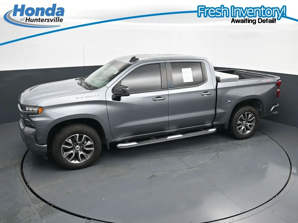 Used 2020 Steel Metallic Chevrolet RST image 20