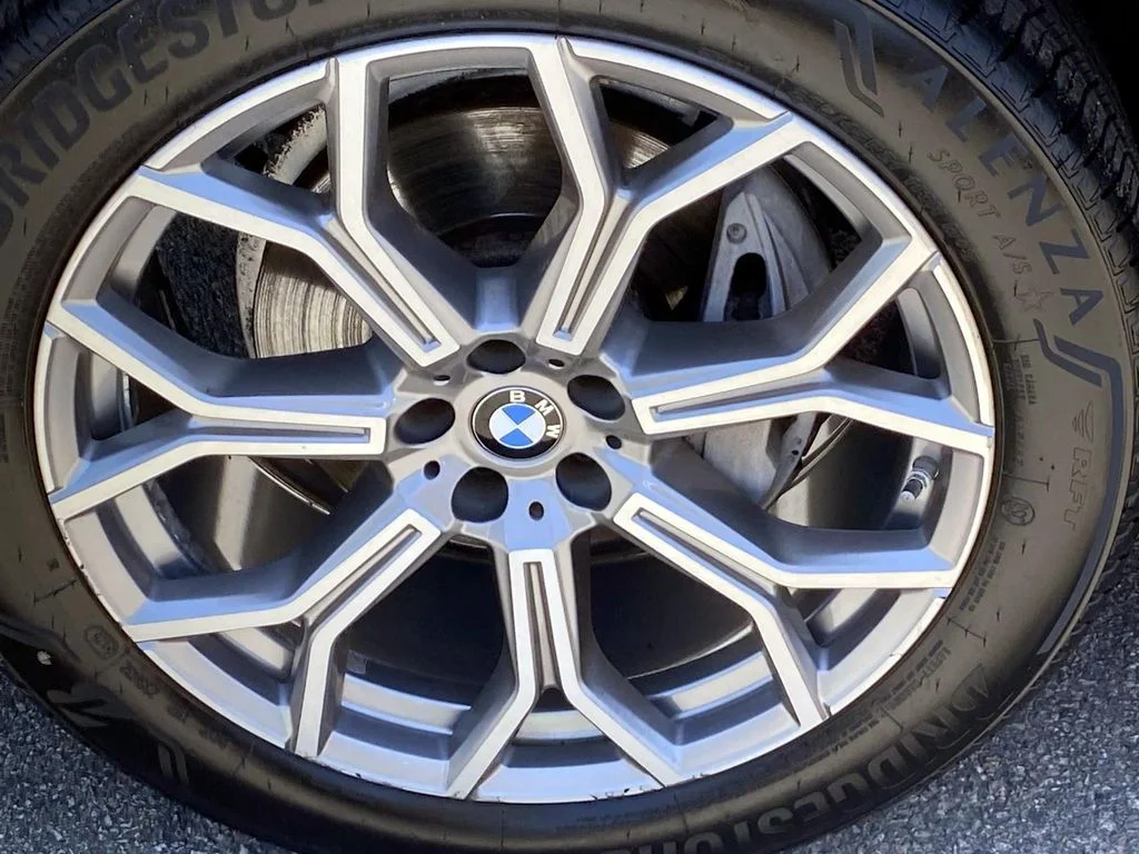 Used 2021 Phytonic Blue Metallic BMW xDrive40i image 29