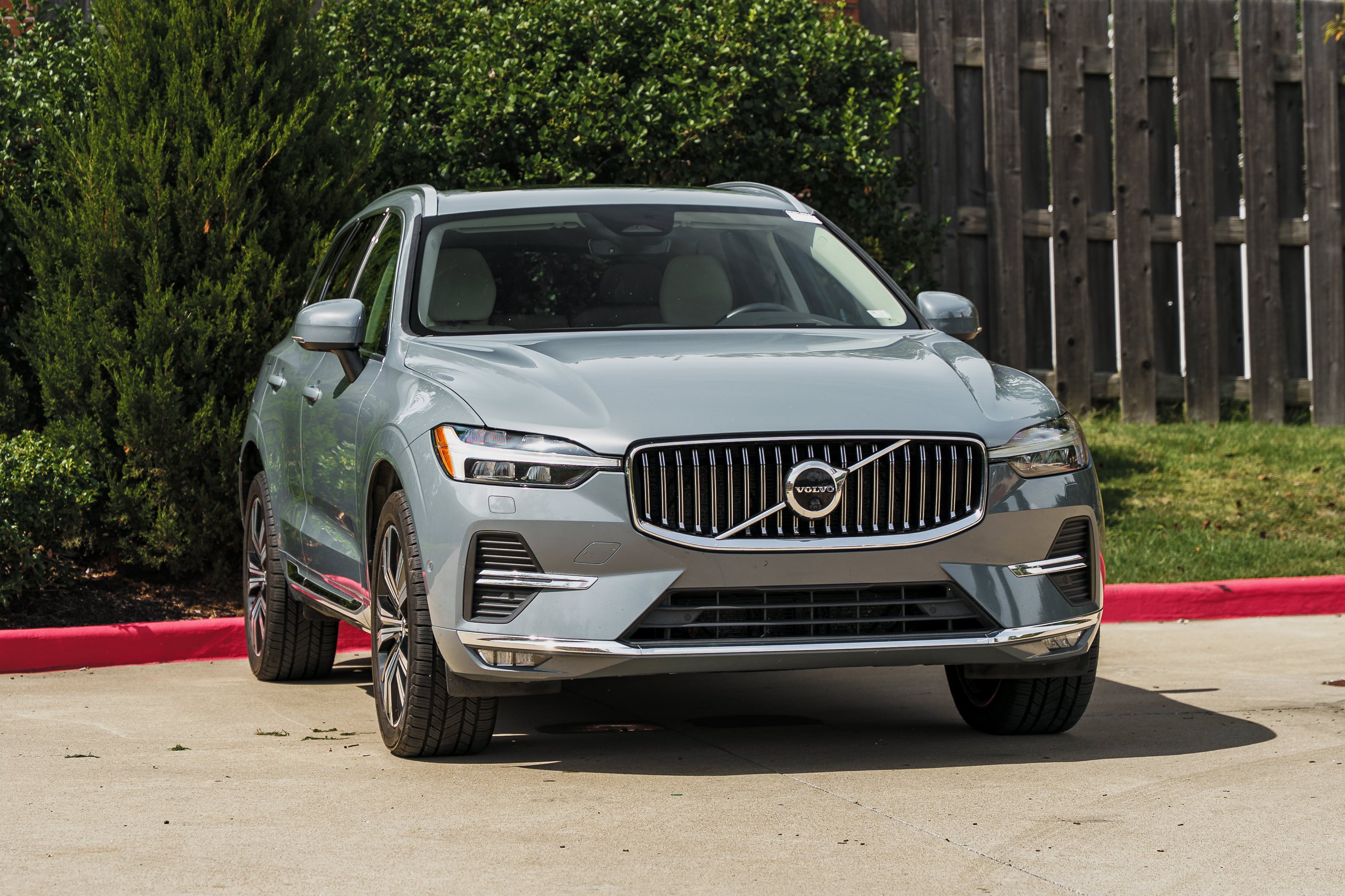 Used 2022 Thunder Grey Metallic Volvo Inscription image 2
