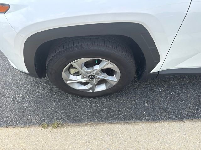 Used 2023 White Hyundai SEL image 11