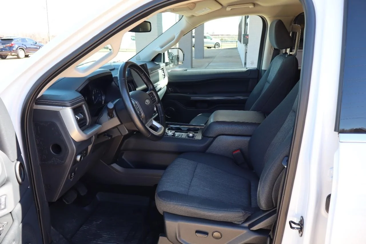 Used 2022 Star White Metallic Tri-Coat Ford XLT image 9