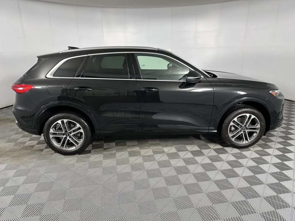 Used 2025 Black Audi 2.0T Premium image 15