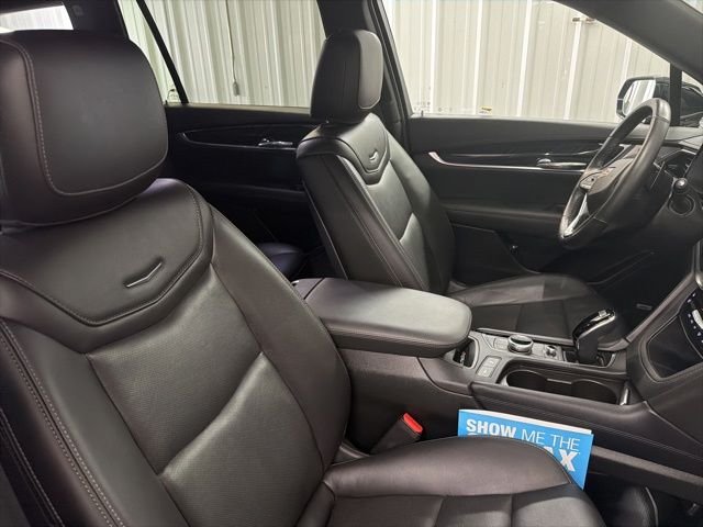 Used 2025 Stellar Black Metallic Cadillac Premium Luxury image 21
