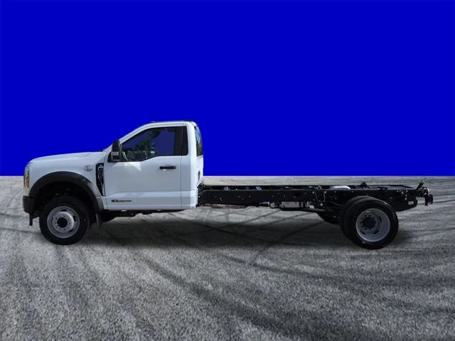 New 2026 Oxford White Ford F-450® XL image 7