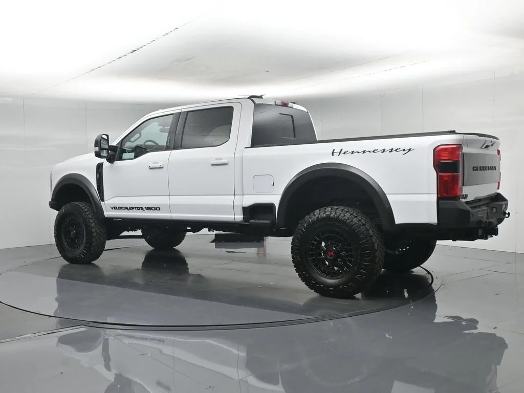 New 2026 Oxford White Ford Lariat image 8