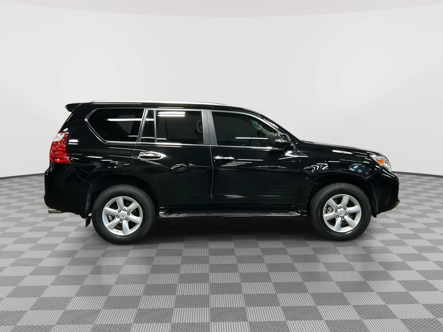 Used 2010 Claret Mica Lexus Base image 2