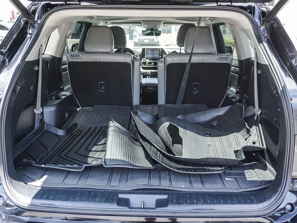 Used 2022 Black Toyota XLE image 24