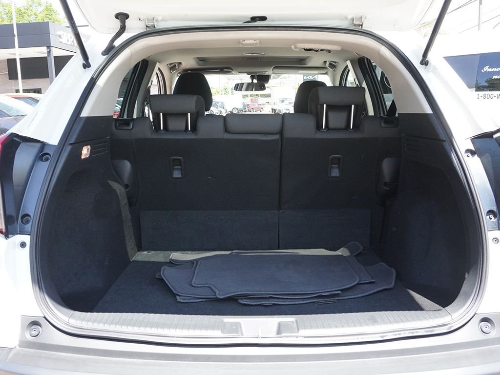 Used 2021 White Honda EX image 19