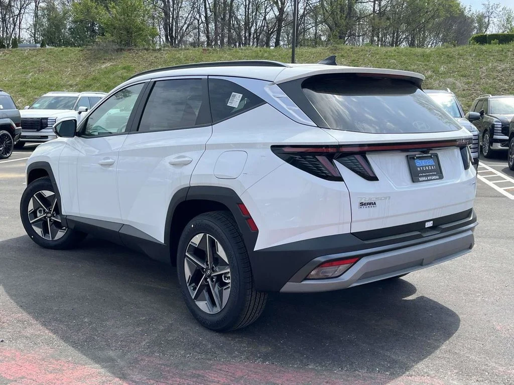 New 2026 White Hyundai SEL Premium image 4