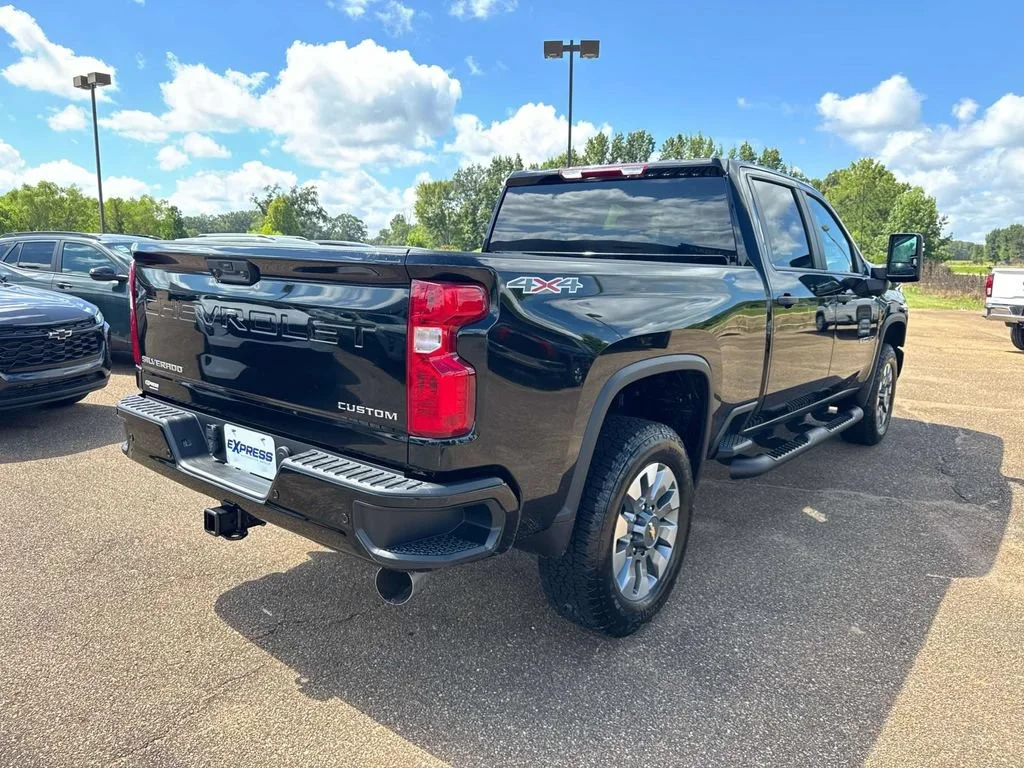 2026 Chevrolet Silverado 2500 HD Custom - Photo 11