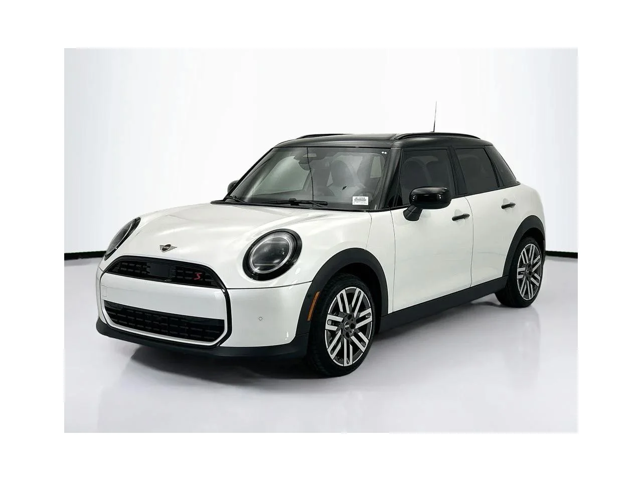New 2026 Nanuq White Metallic MINI SIGNATURE PLUS image 1
