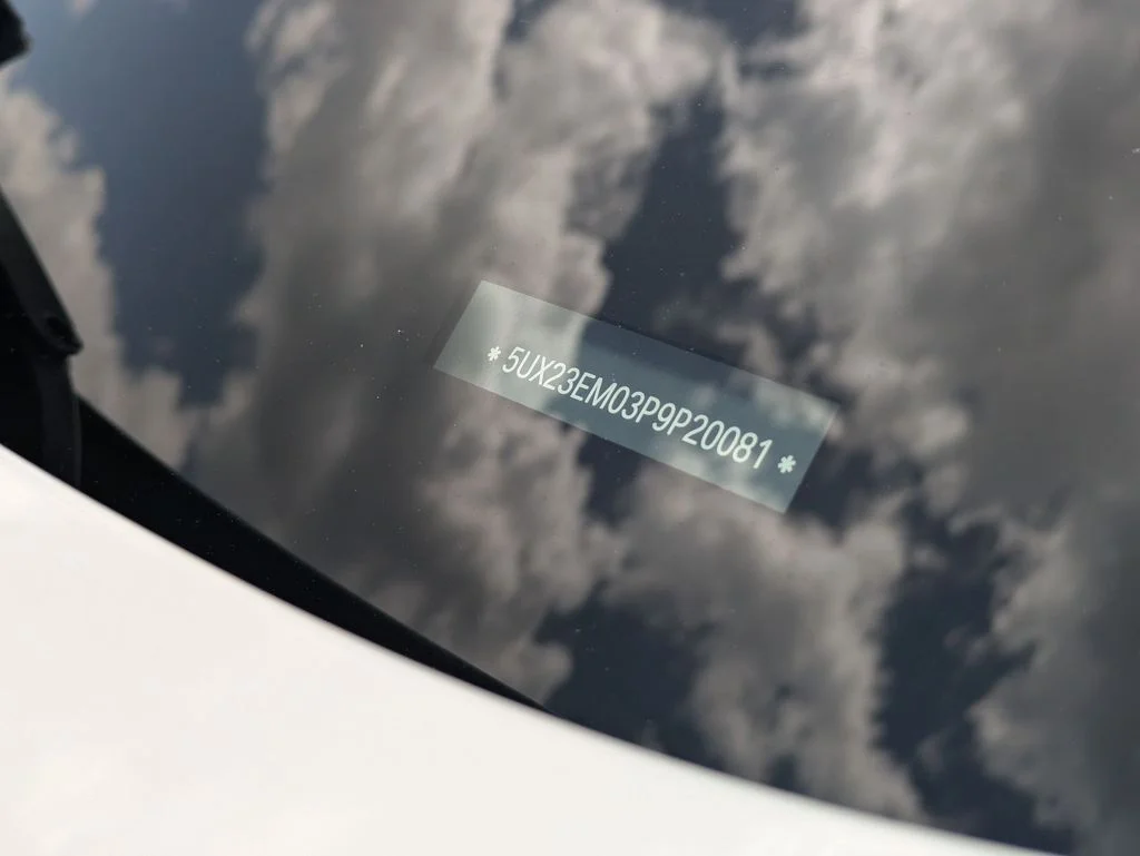 Used 2023 White BMW xDrive40i image 5