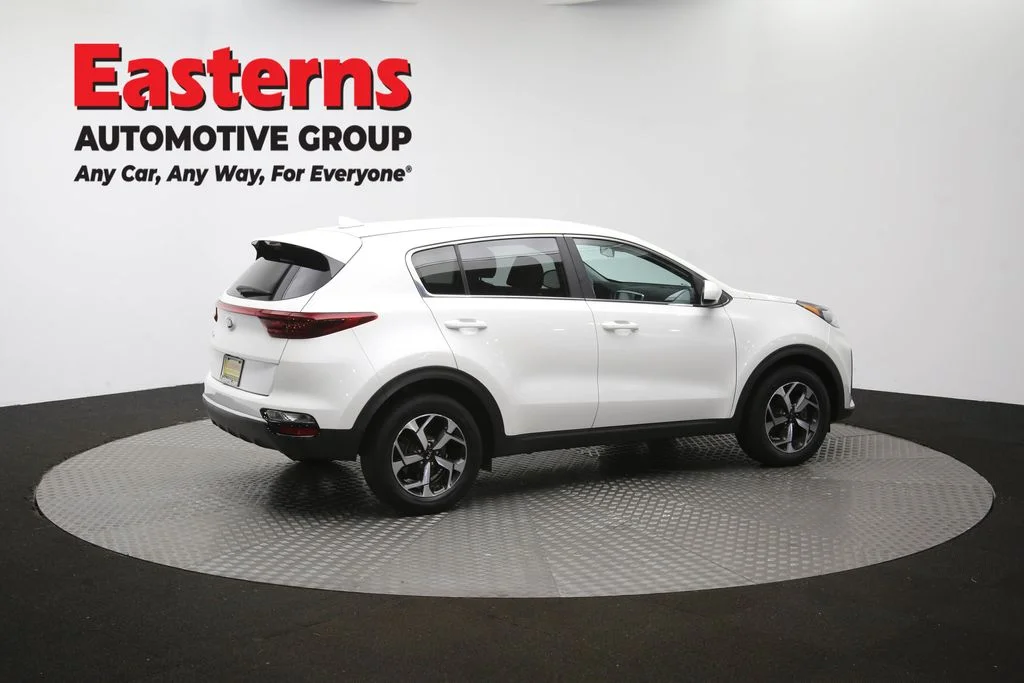 Used 2022 White Kia LX image 36