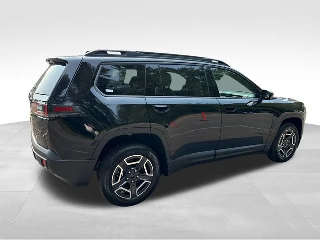 New 2026 Diamond Black Crystal Pearlcoat Jeep Limited image 7