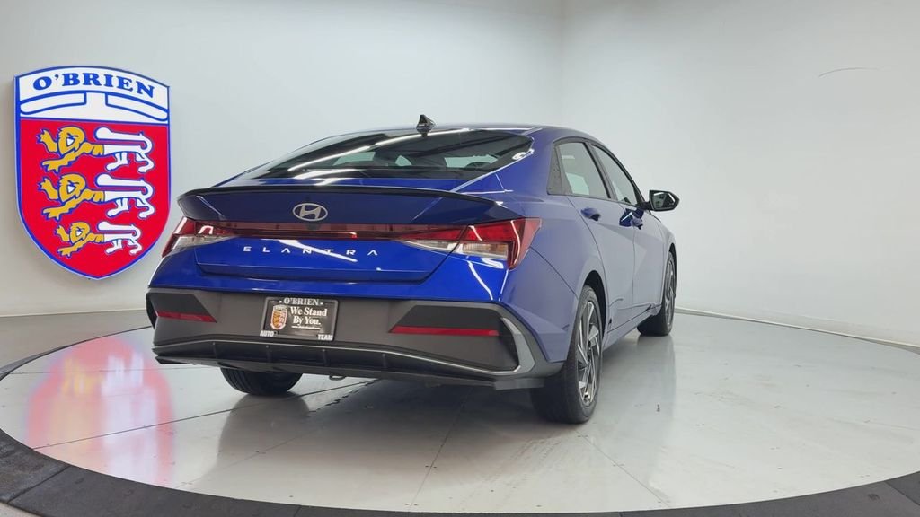Used 2025 Intense Blue Hyundai SEL Sport image 5