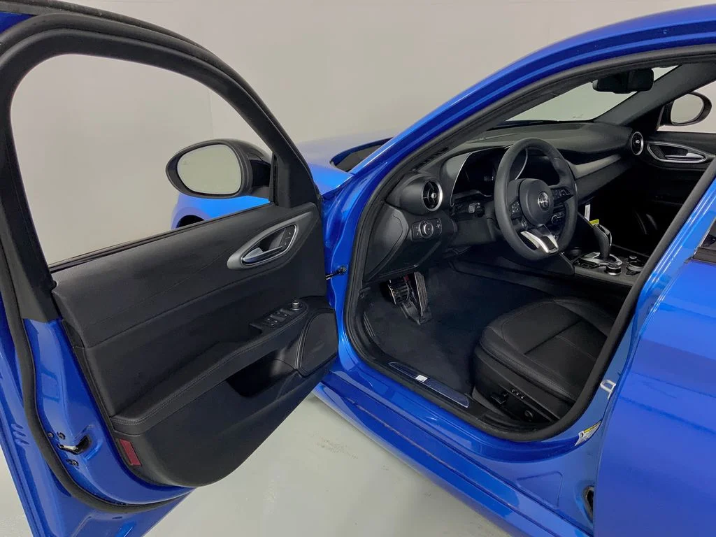 New 2026 Misano Blue Metallic Exterior Paint Alfa Romeo Sprint image 17