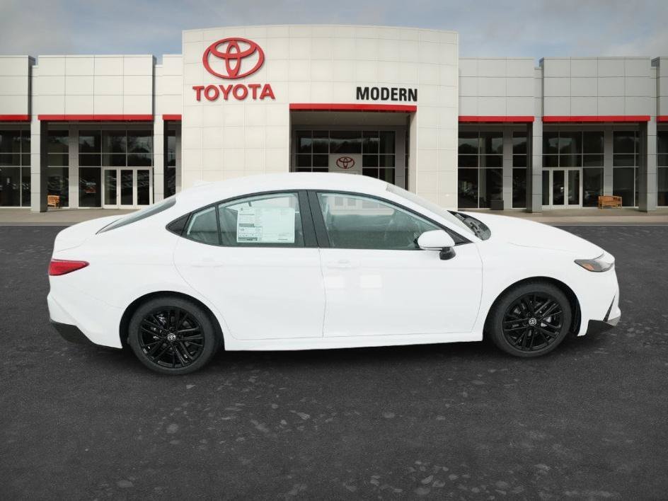 New 2026 Ice Cap Toyota SE image 4