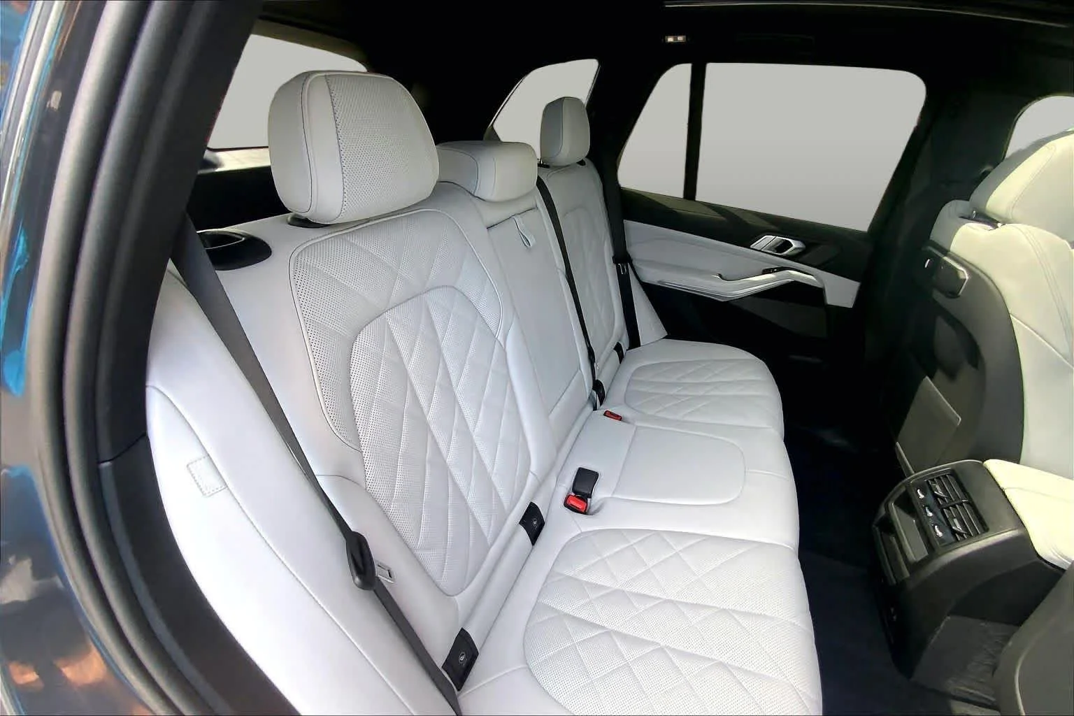 Used 2024 Gray Metallic BMW xDrive40i image 20