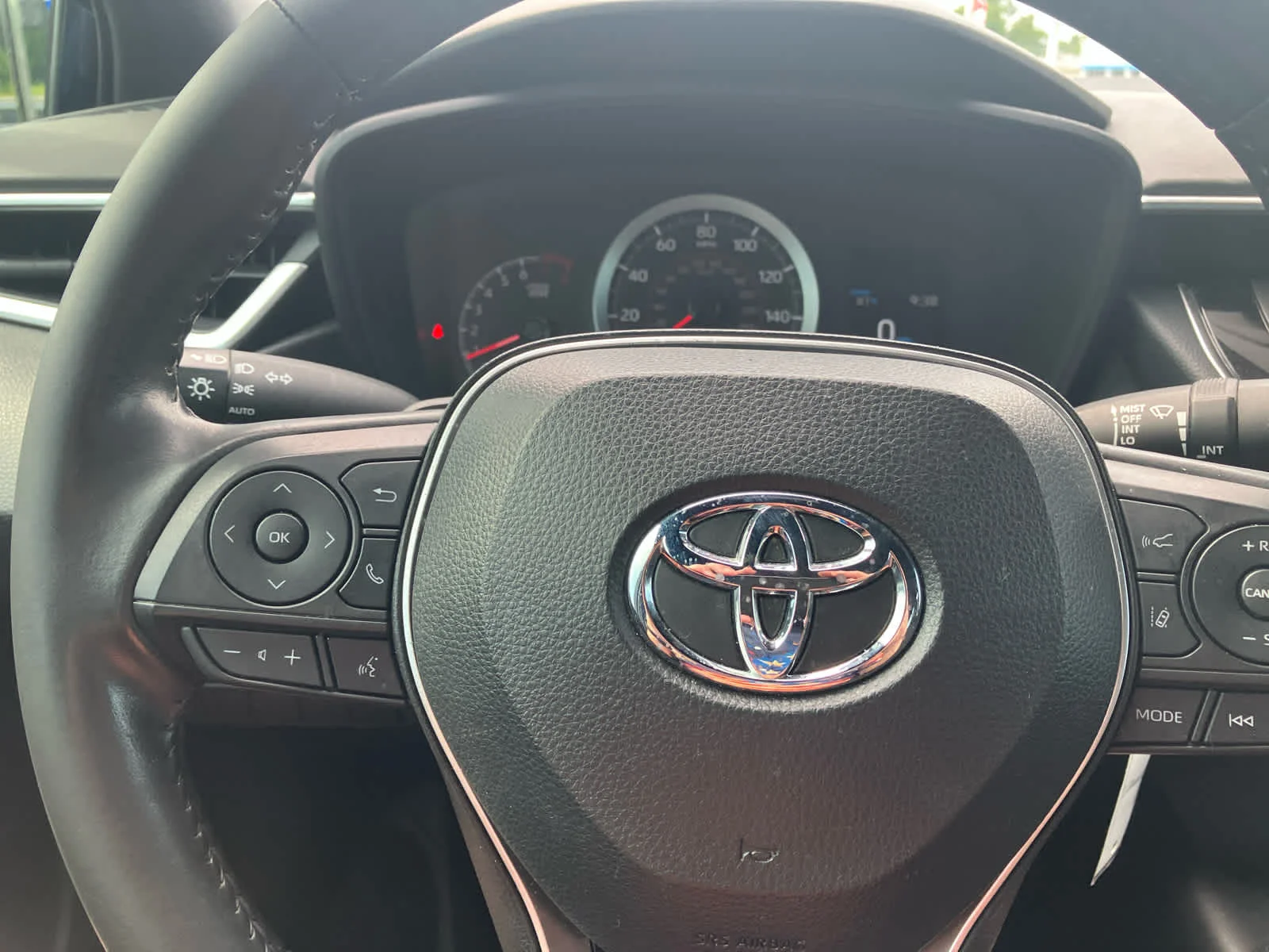 Certified Used 2022 Blueprint w/Black Sand Pearl Roof Toyota SE image 16