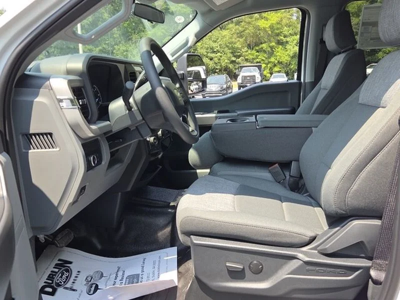 New 2026 Oxford White Ford F-250® XLT image 6