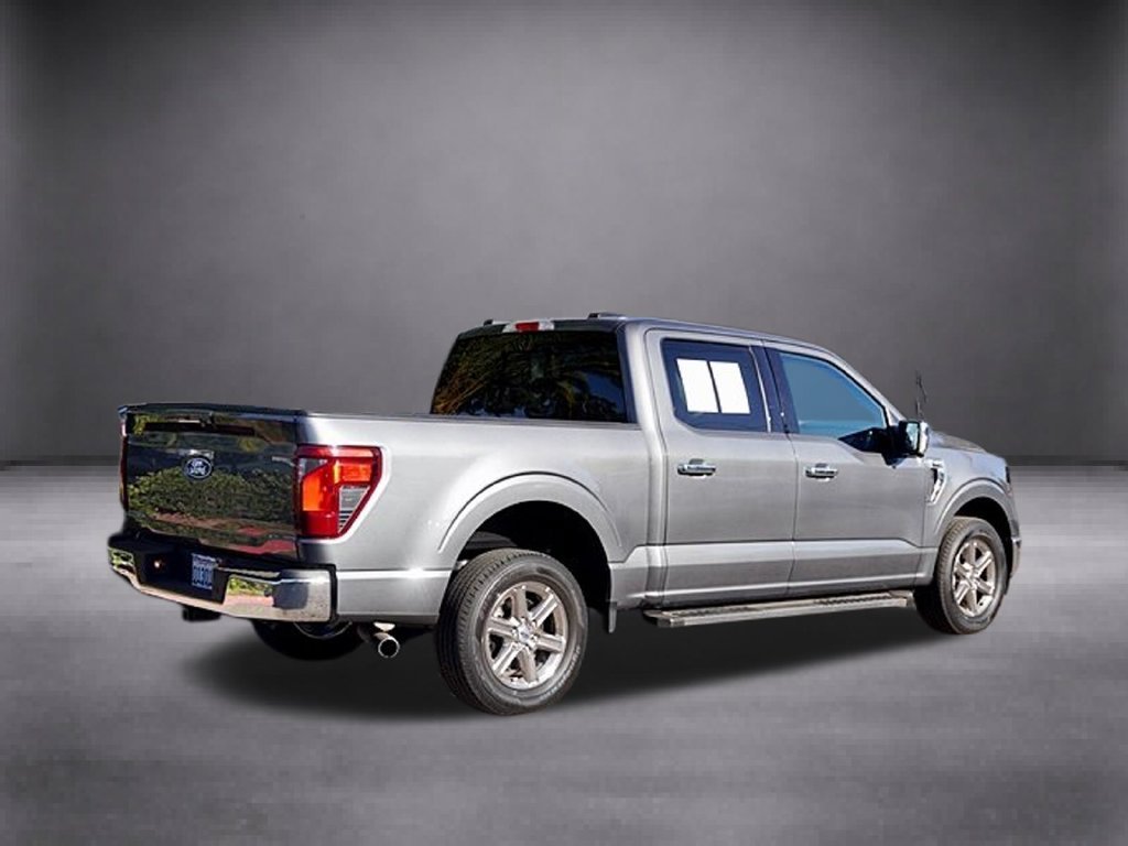 Used 2024 Gray Ford XLT image 3