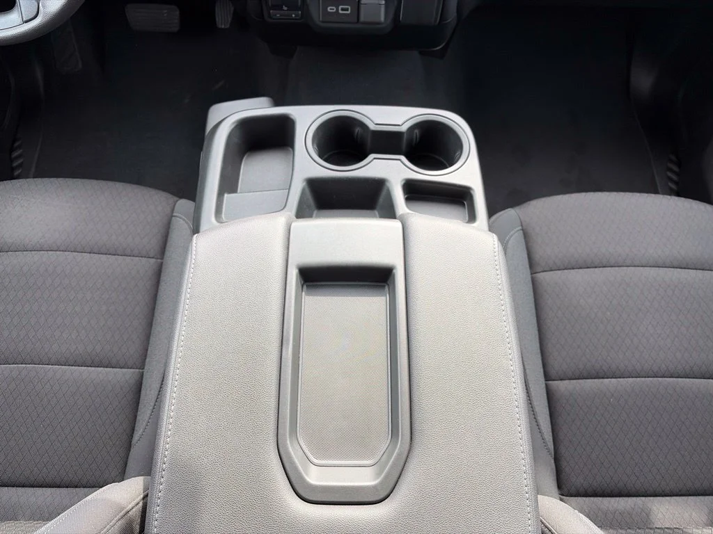 Used 2024 White Chevrolet Custom image 20