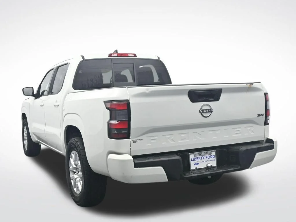 Used 2022 White Nissan SV image 9