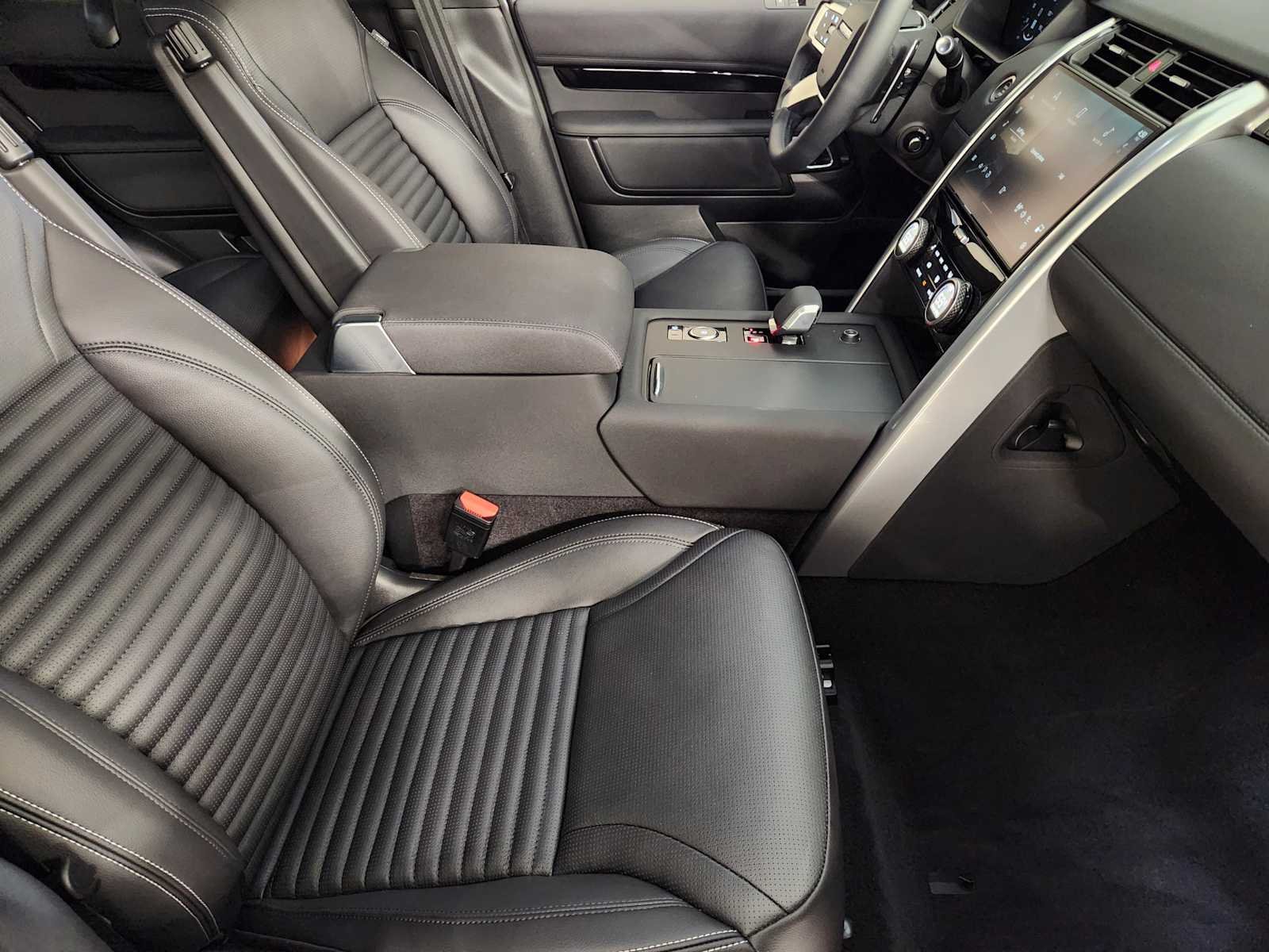 Used 2026 Fuji White Land Rover S image 3