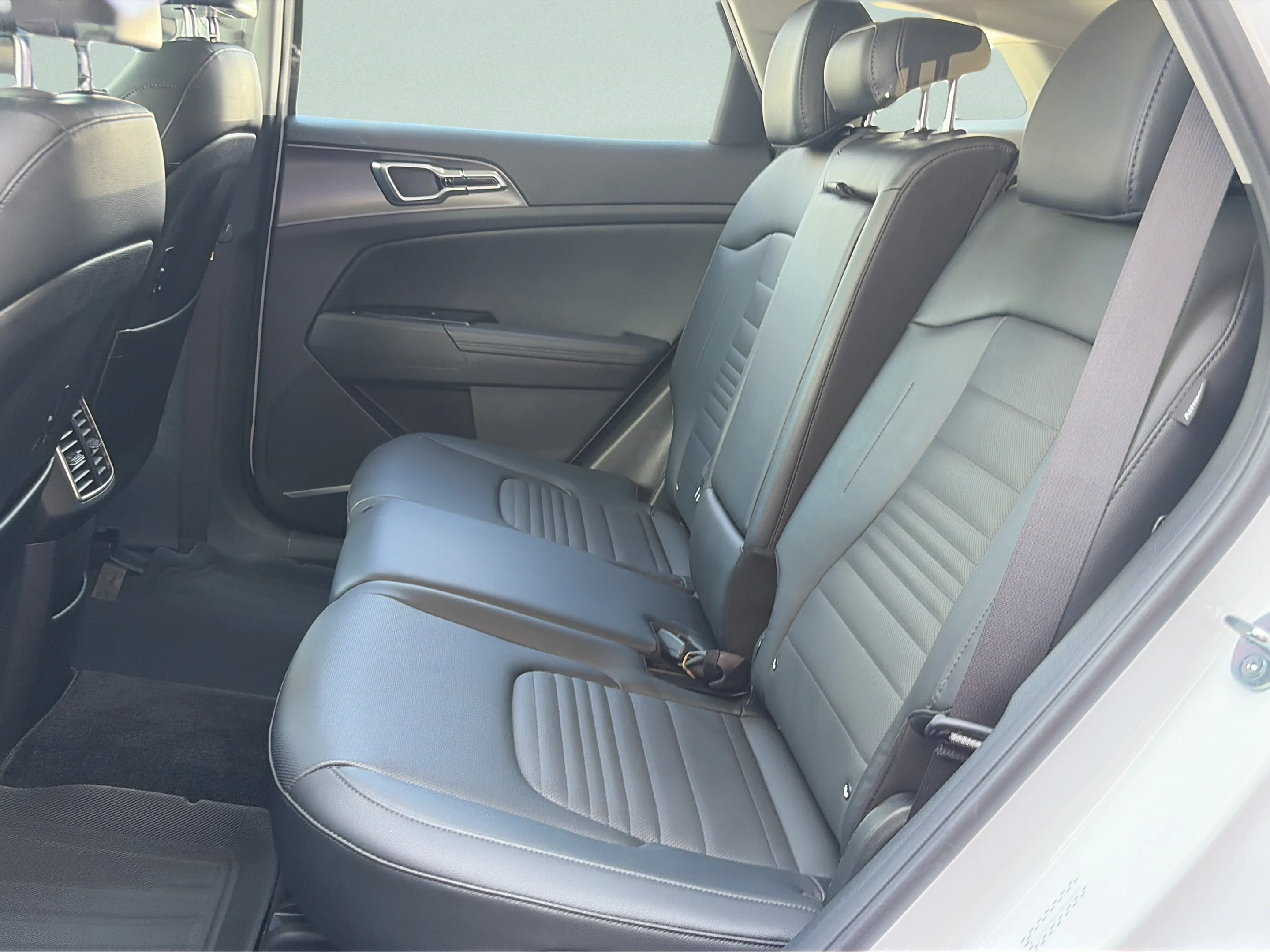 Used 2025 Glacial White Pearl Kia SX-Prestige image 11