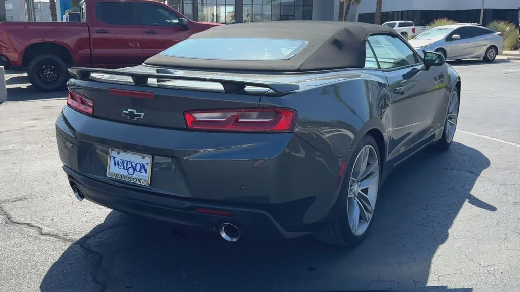 Used 2018 Gray Chevrolet 2LT image 9