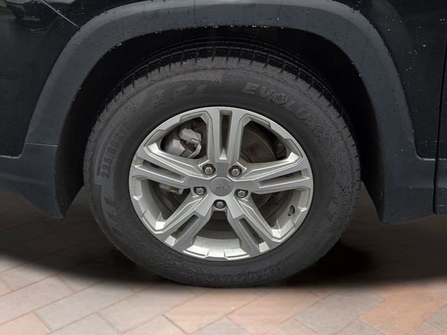 Used 2024 Black GMC SLE image 22