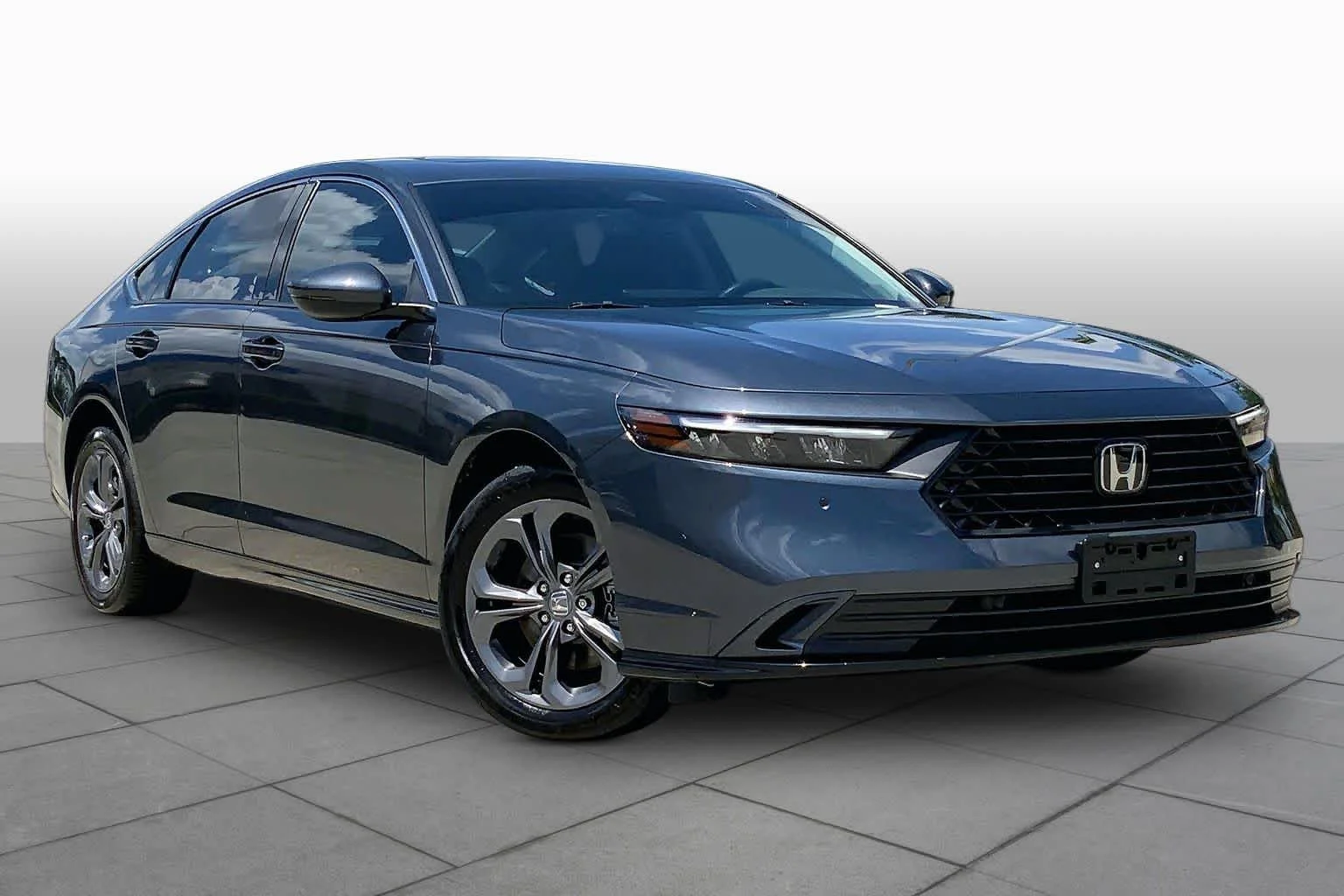 Used 2024 Meteorite Gray Metallic Honda EX-L image 3