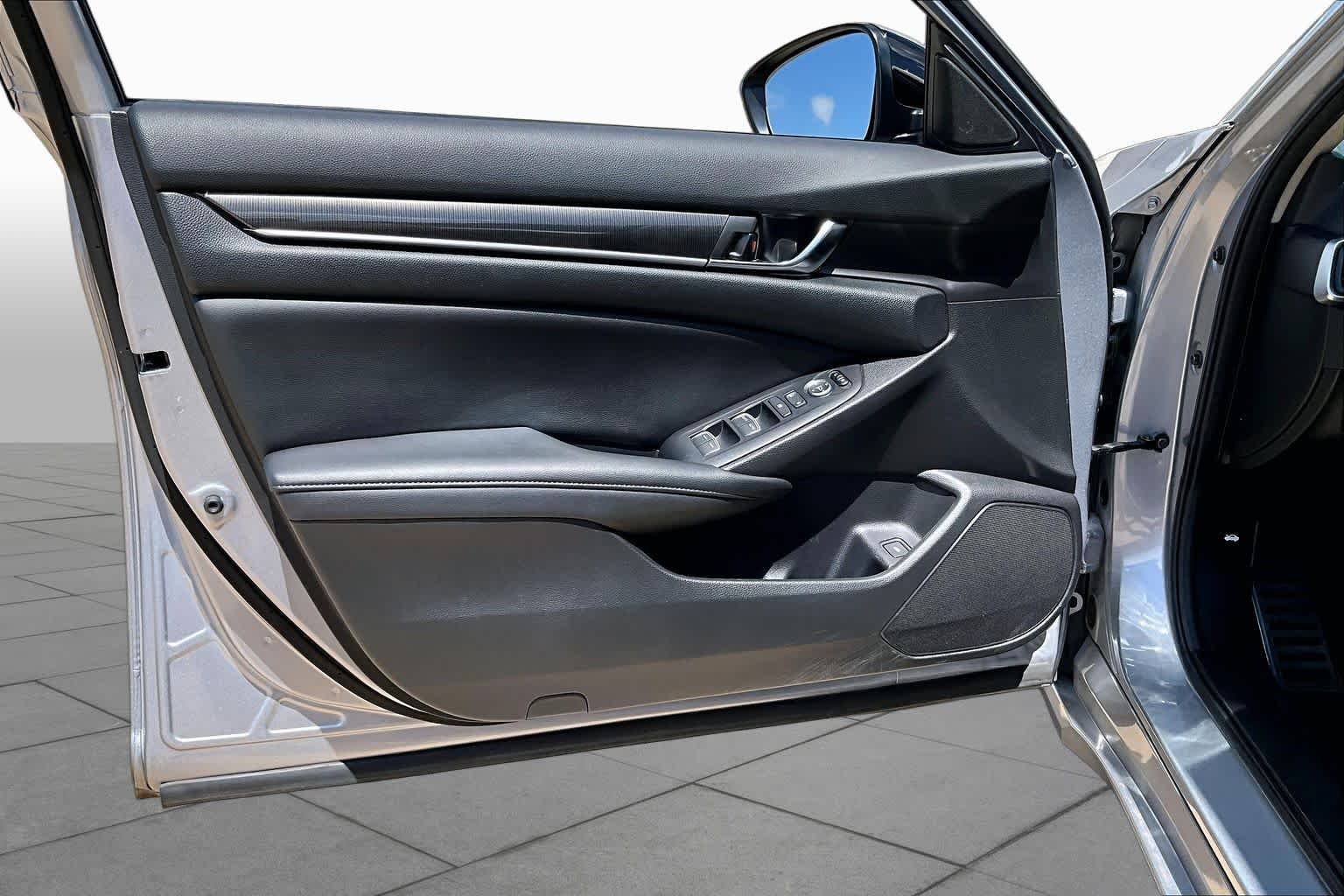 Used 2021 Lunar Silver Metallic Honda Sport SE image 24