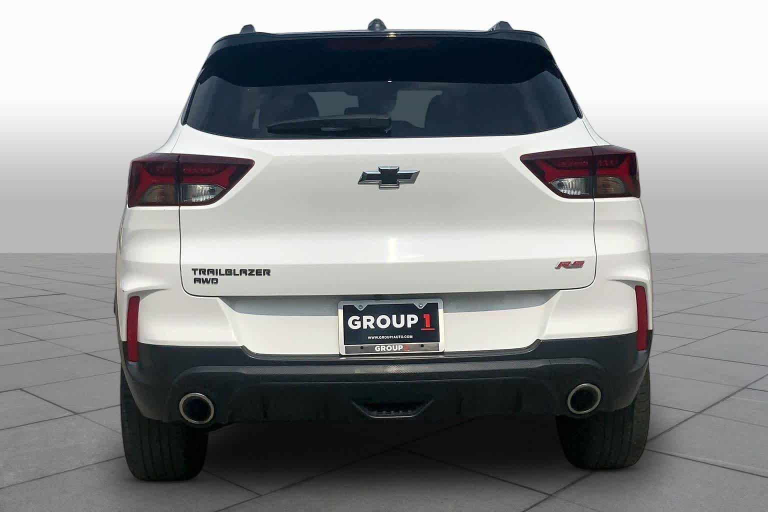 Used 2023 Summit White Chevrolet RS image 5