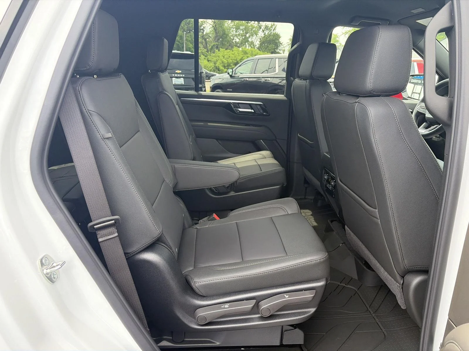 New 2026 Summit White Chevrolet LT image 15