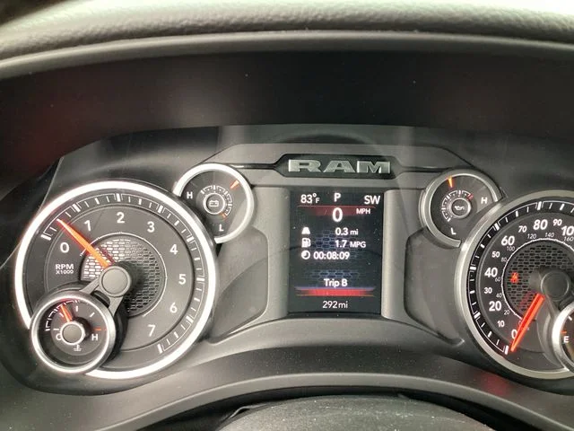 New 2026 Tank Ram BIG HORN CREW CAB 4X4 5