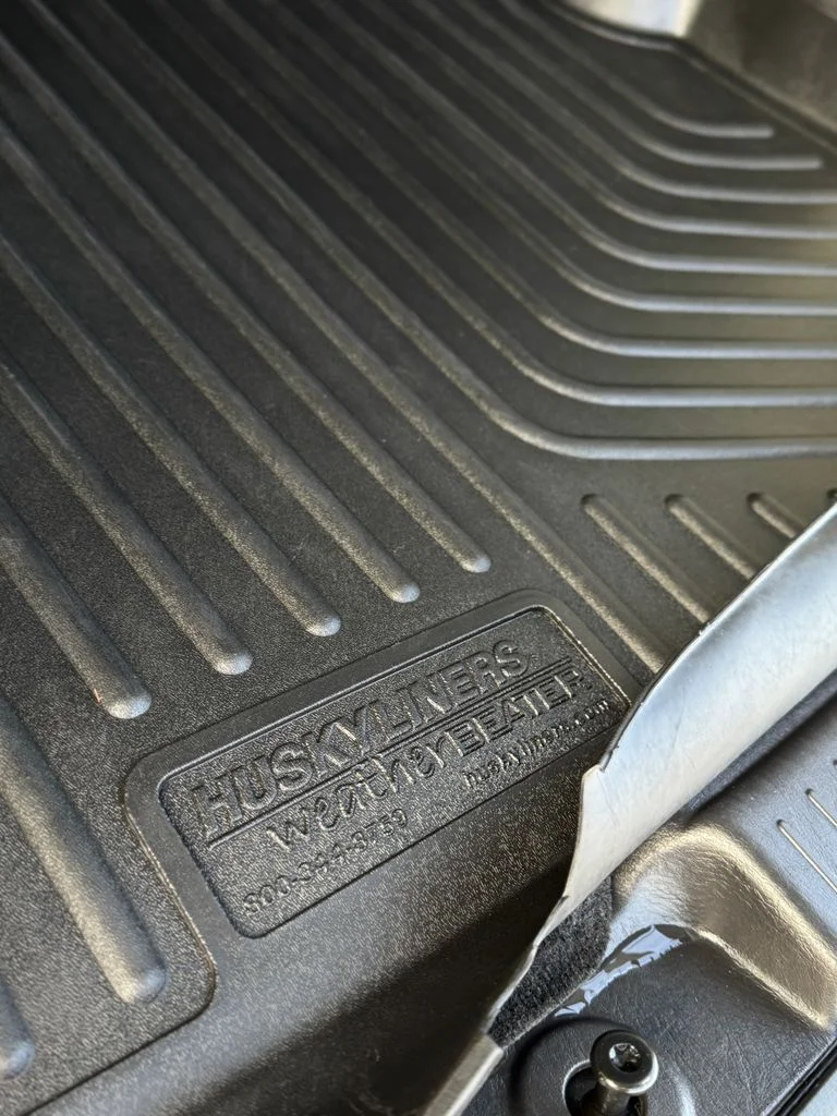 Used 2011 White Suede Ford Limited image 38