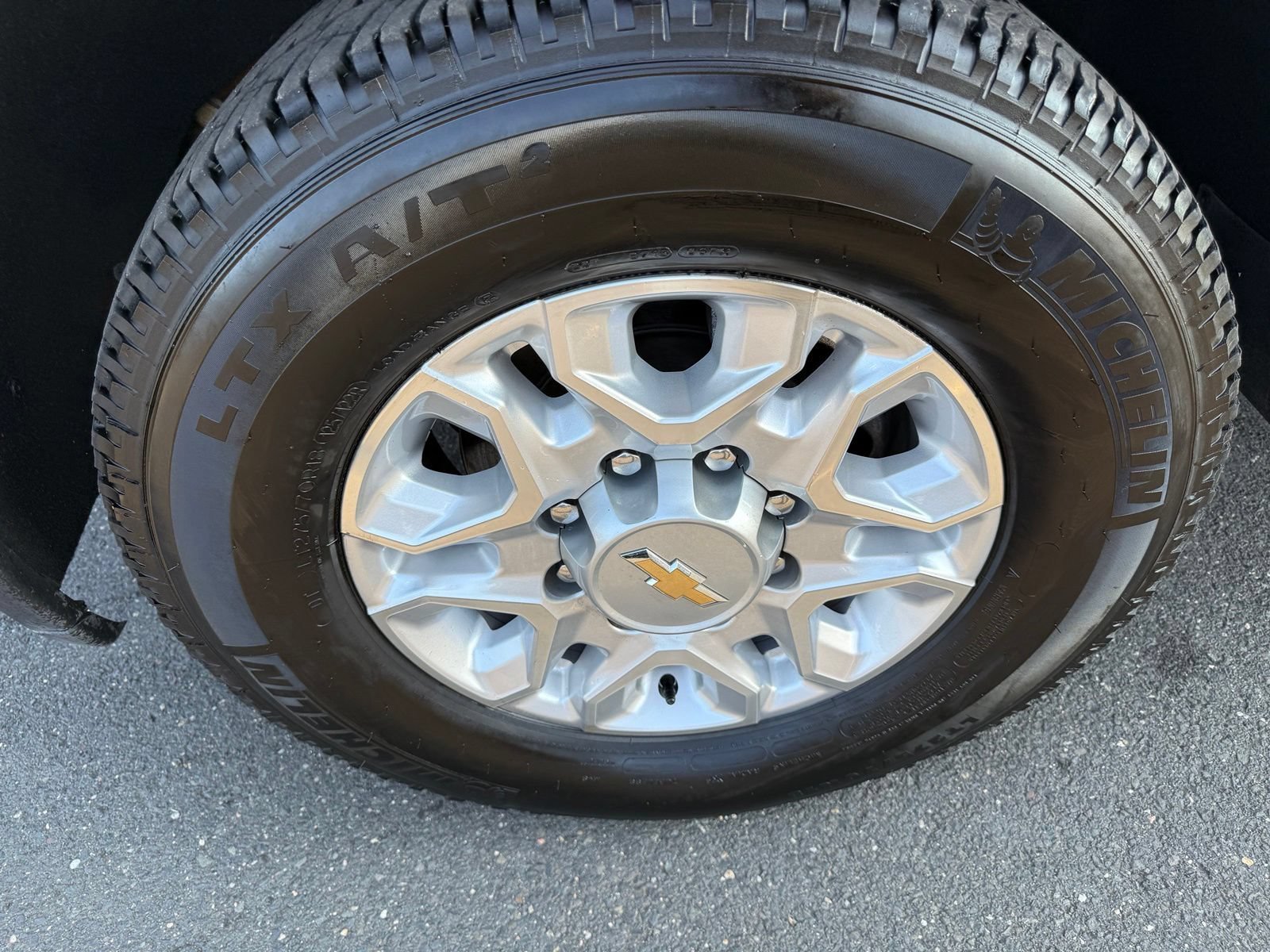 Used 2023 SUMMIT WHITE Chevrolet LTZ image 9