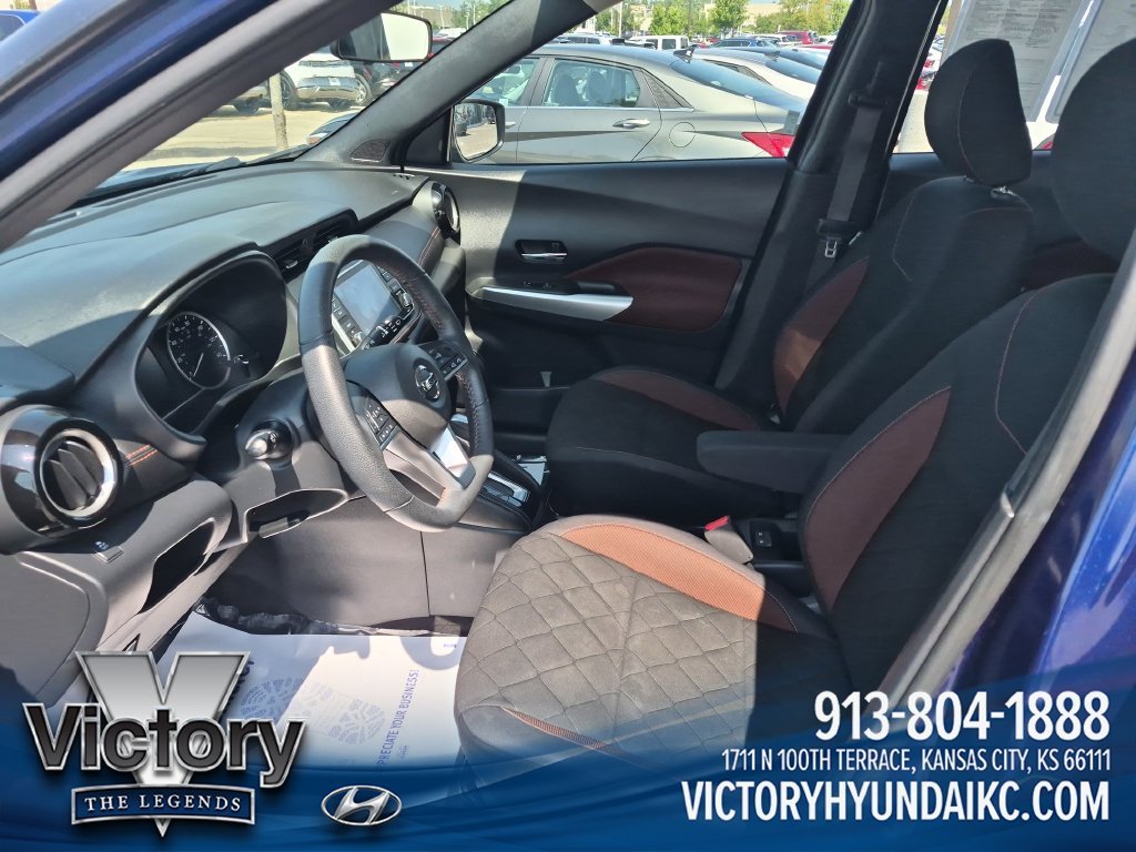 Used 2019 Blue Nissan SR image 9