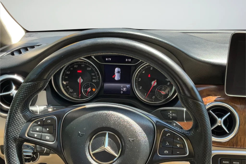 Used 2019 Blue Mercedes-Benz GLA 250 image 13