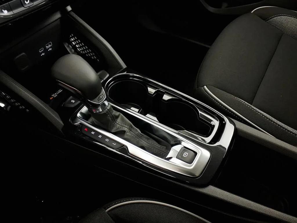 New 2026 Summit White Chevrolet LT image 19