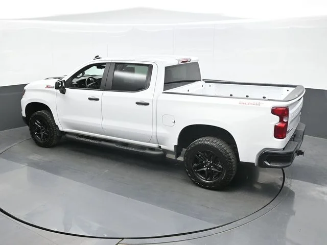 Used 2025 White Chevrolet Custom Trail Boss image 11